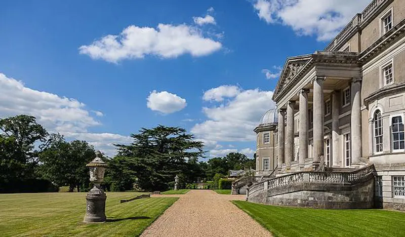 Opulent Wrotham stately, A40 (photo 23)