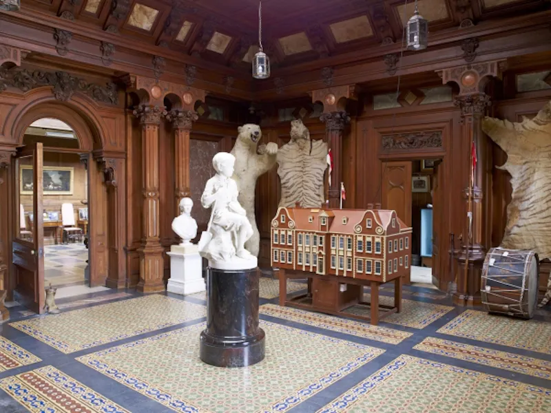 Entrance hall at Historic estate in Suffolk, G57 (photo 4)