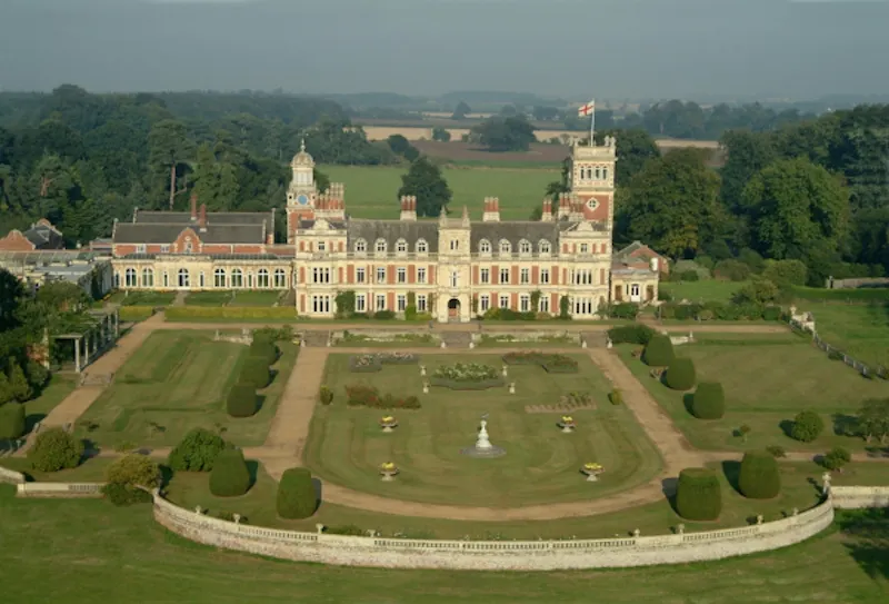 Garden - formal at Historic estate in Suffolk, G57 (photo 58)