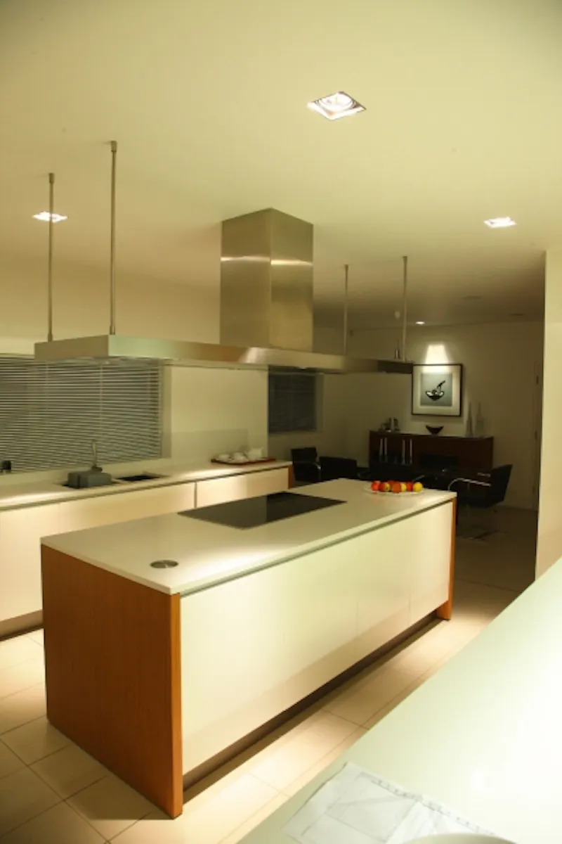 Kitchen at Modern Wellesbourne house, K339 (photo 8)