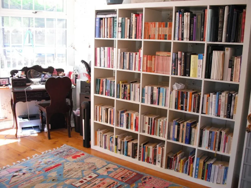 Library at Film location E336 in Somerset (photo 12)