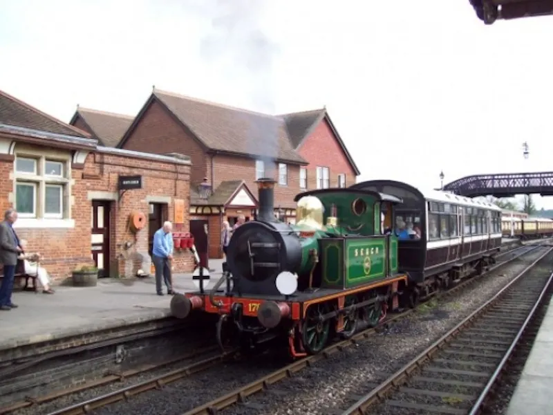 Heritage steam railway , V145 (photo 1)