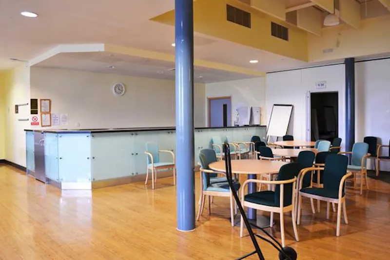 Versatile Haringey college, J208 (photo 11)