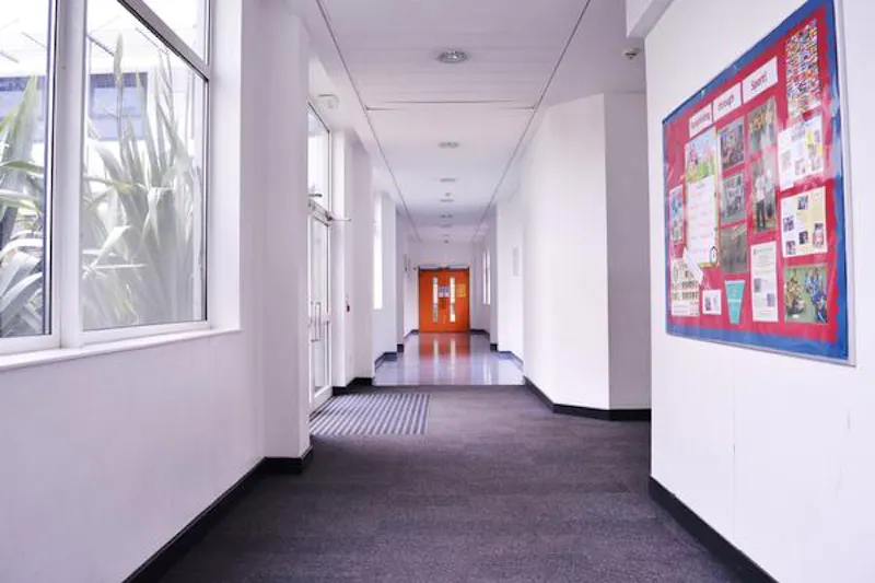 Corridor at Versatile Haringey college, J208 (photo 22)