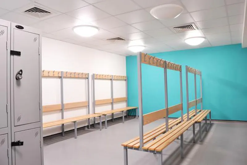 Versatile Haringey college, J208 (photo 28)