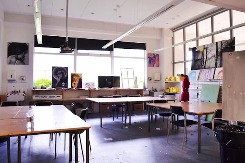 Versatile Haringey college, J208 (photo 45)