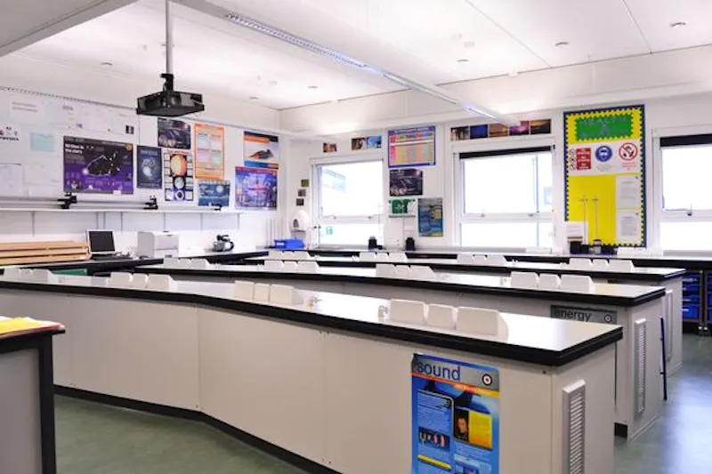 Versatile Haringey college, J208 (photo 49)