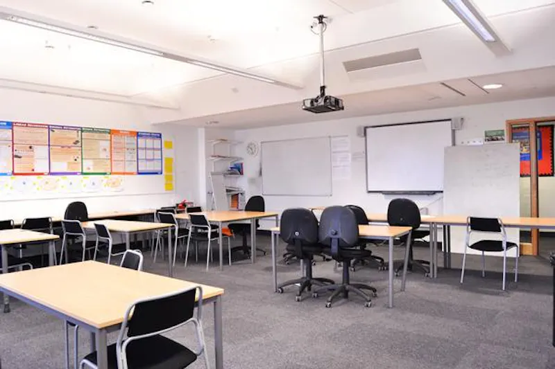 Versatile Haringey college, J208 (photo 54)