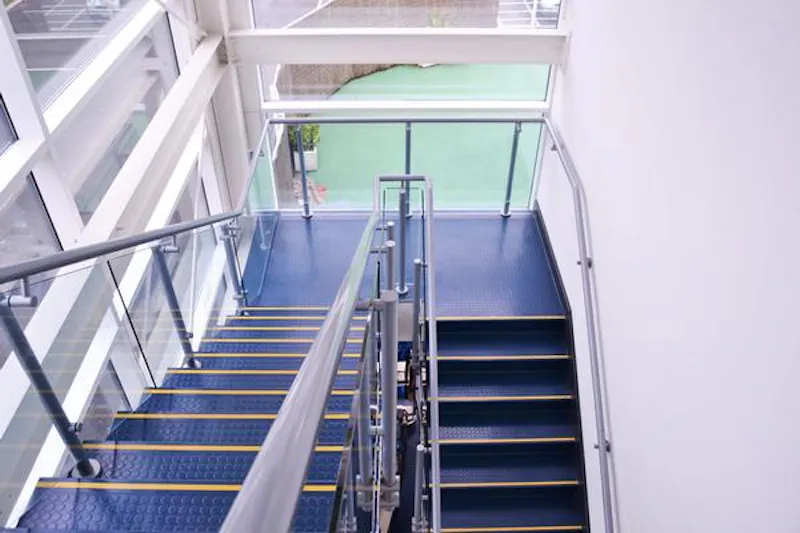 Versatile Haringey college, J208 (photo 57)