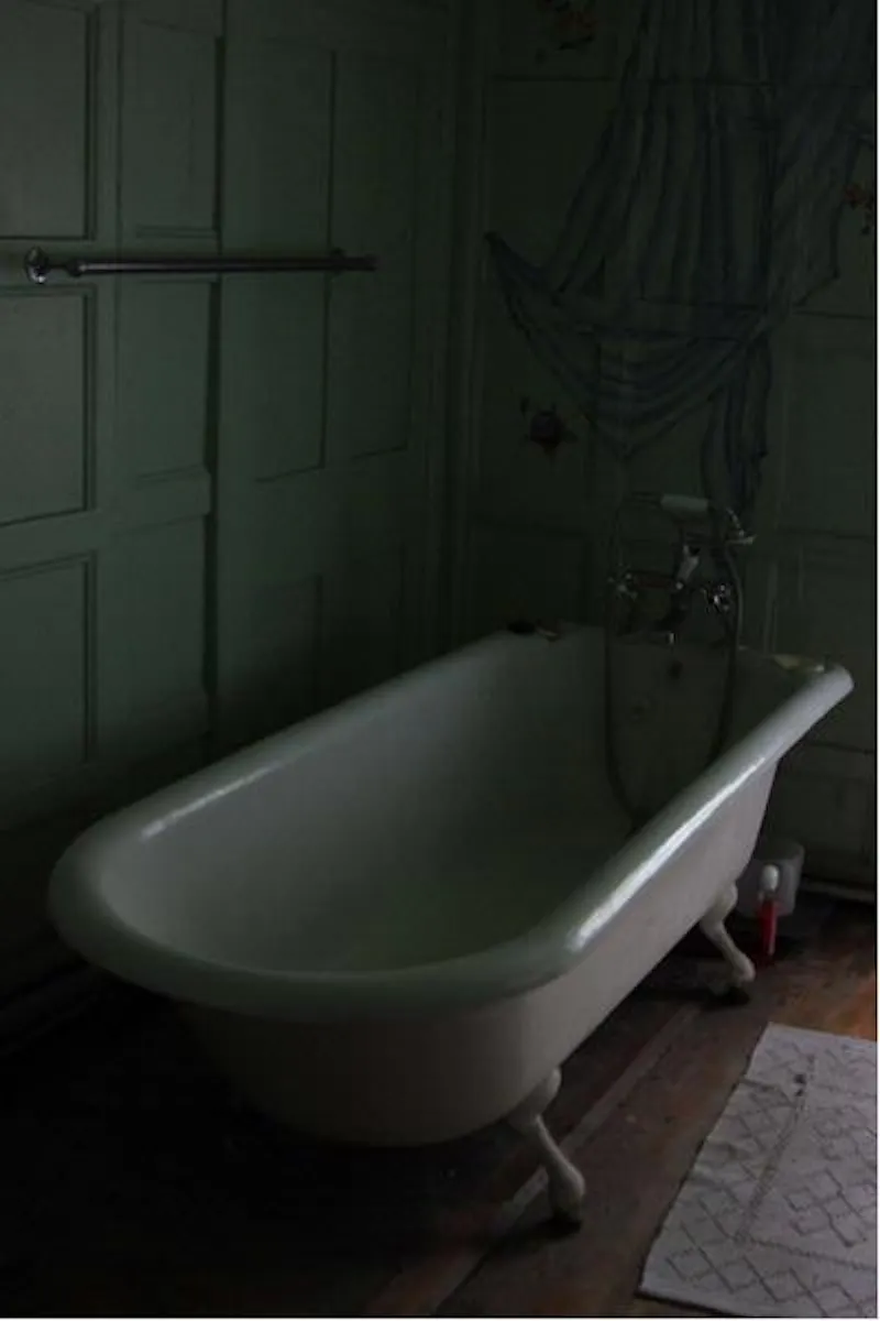 Bathroom at Authentic Petersfield house, A1243 (photo 26)