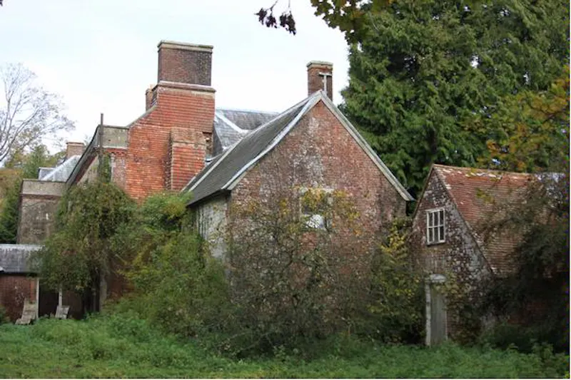 Authentic Petersfield house, A1243 (photo 42)