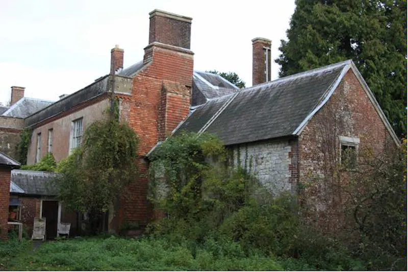 Authentic Petersfield house, A1243 (photo 44)
