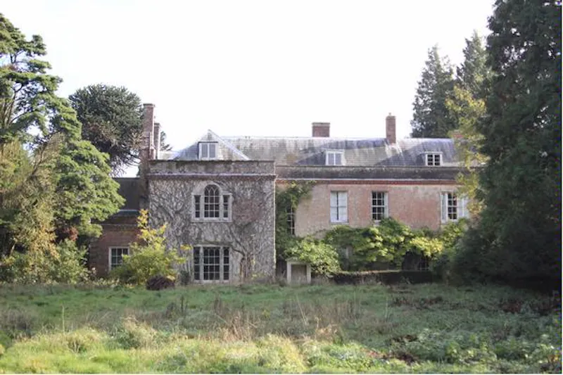Authentic Petersfield house, A1243 (photo 48)