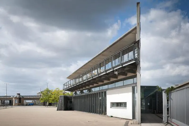 Canning Town Regatta Centre, V125 (photo 1)