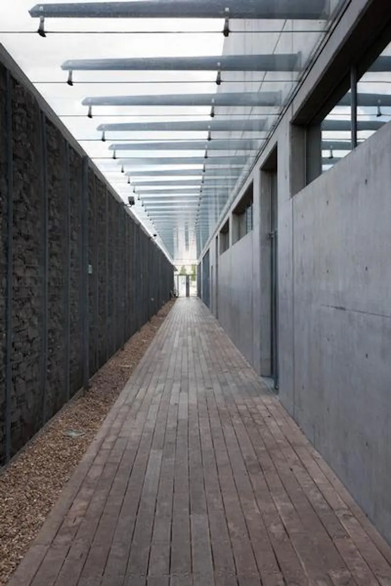 Corridor at Canning Town Regatta Centre, V125 (photo 19)