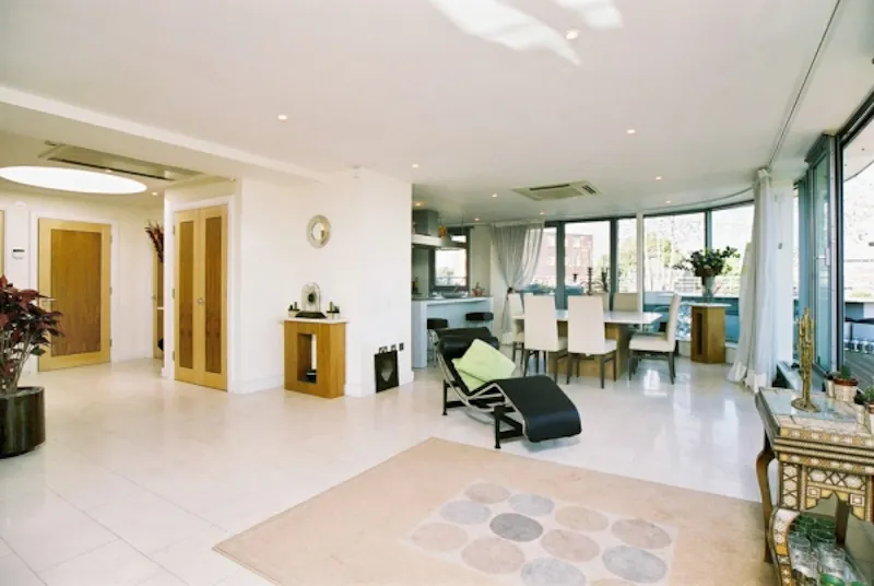 Dining room at Colourful Pentonville penthouse, F824 (photo 4)
