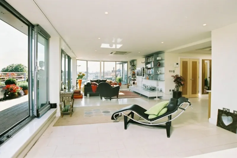 French doors at Colourful Pentonville penthouse, F824 (photo 5)