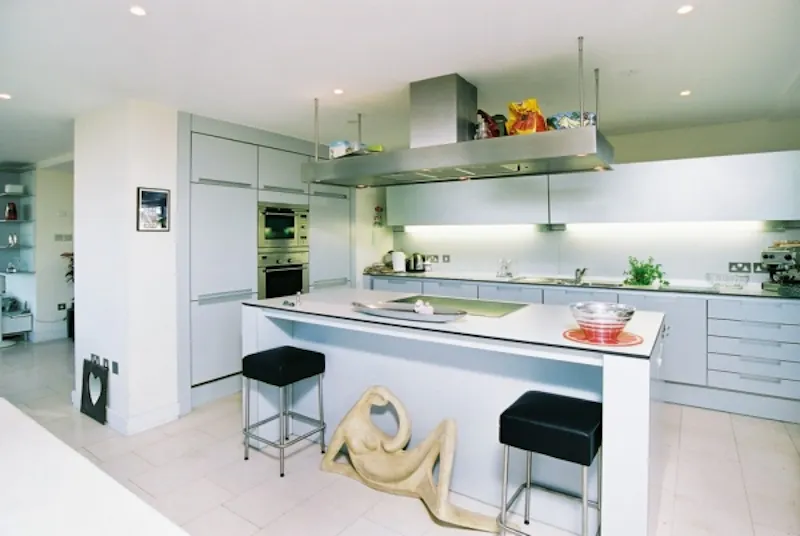 Kitchen at Colourful Pentonville penthouse, F824 (photo 6)