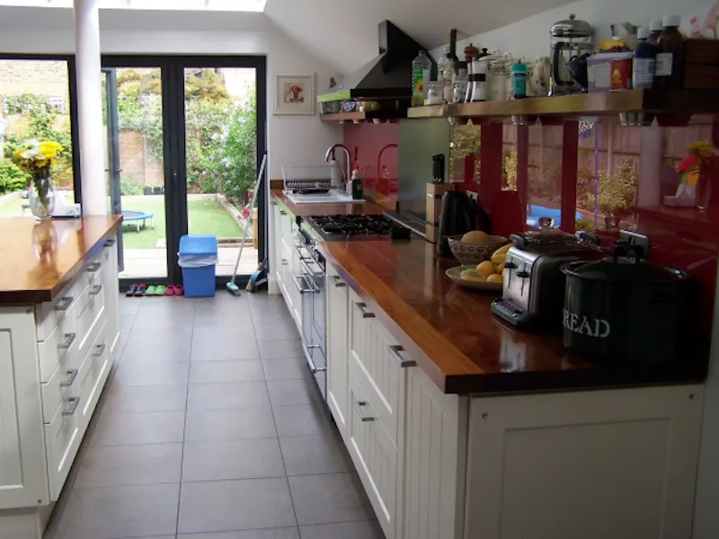 East Acton family home, B1533 (photo 3)