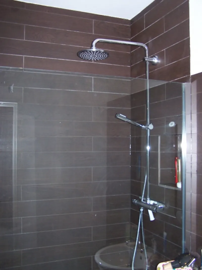 Shower at East Acton family home, B1533 (photo 8)