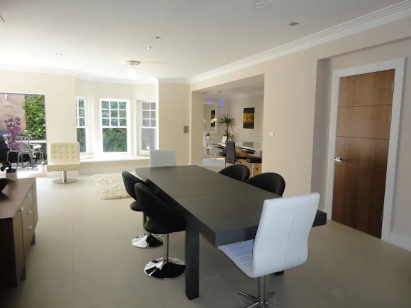 Dining room at Film location D2037 in Middlesex (photo 4)
