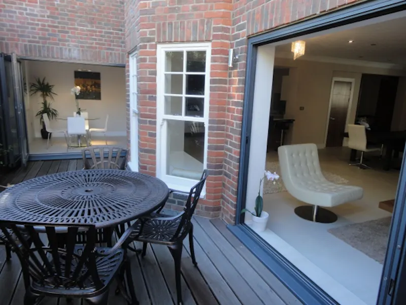 Terrace/Patio at Film location D2037 in Middlesex (photo 13)