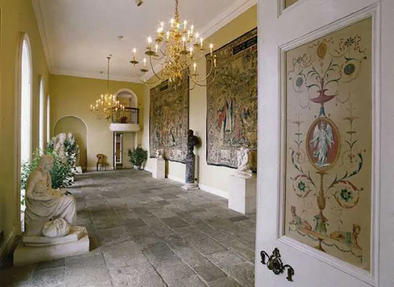 Entrance hall at Calne country house & gardens, A45 (photo 6)