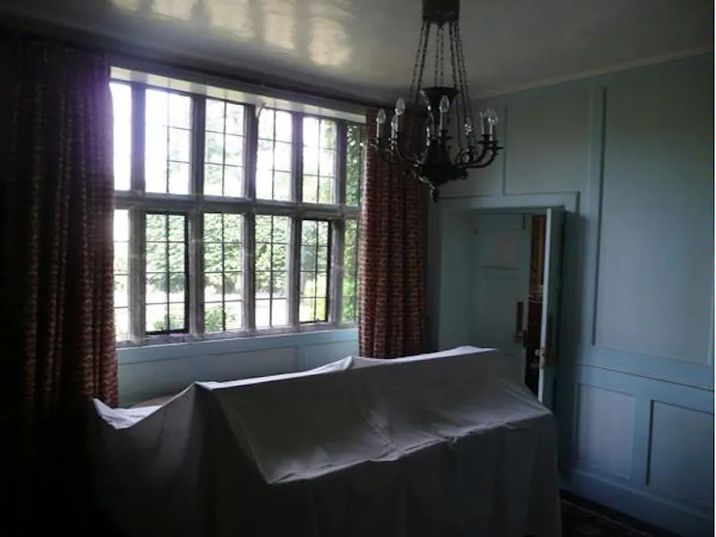 Historic Chalk Valley rural farm, M271 (photo 5)