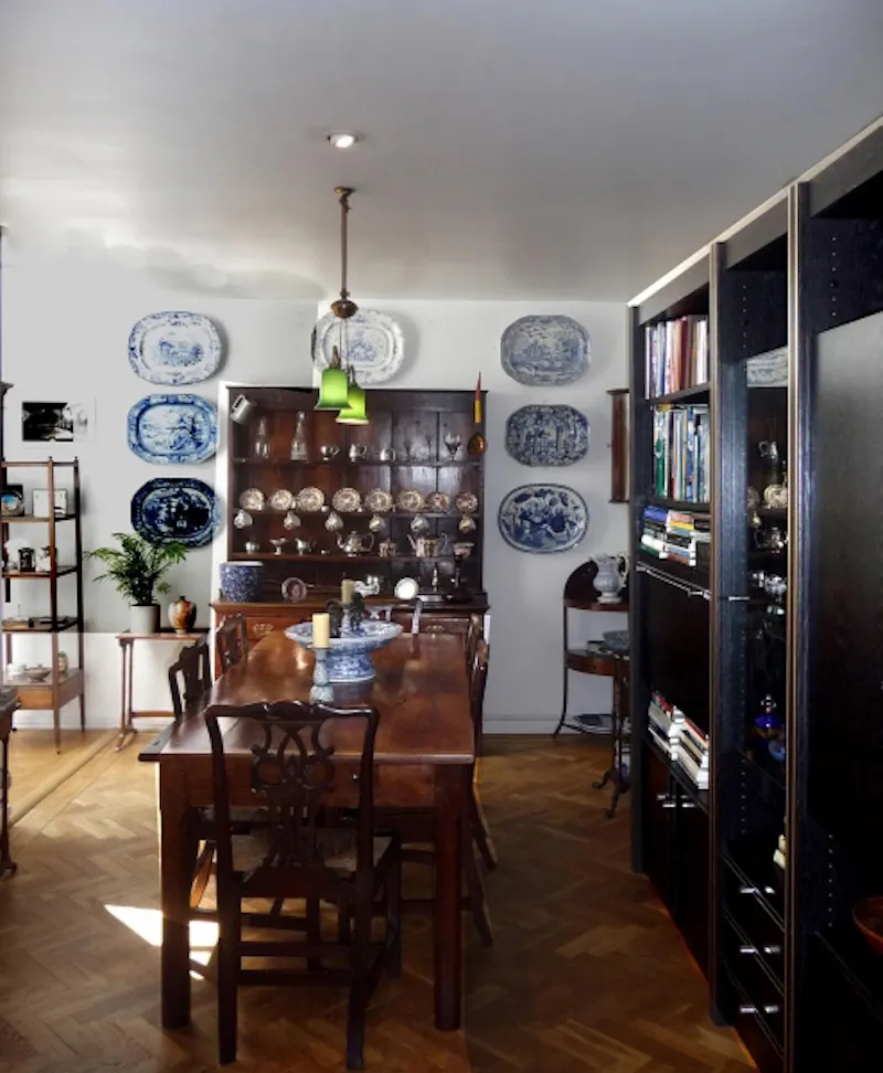 Dining room at Film location D2038 in London (photo 11)