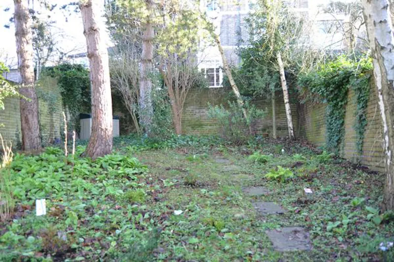 Garden at Film location D2038 in London (photo 24)