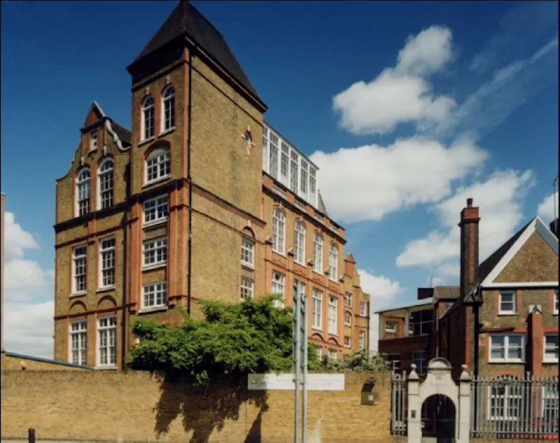 Waterloo penthouse in old school , F980 (photo 1)