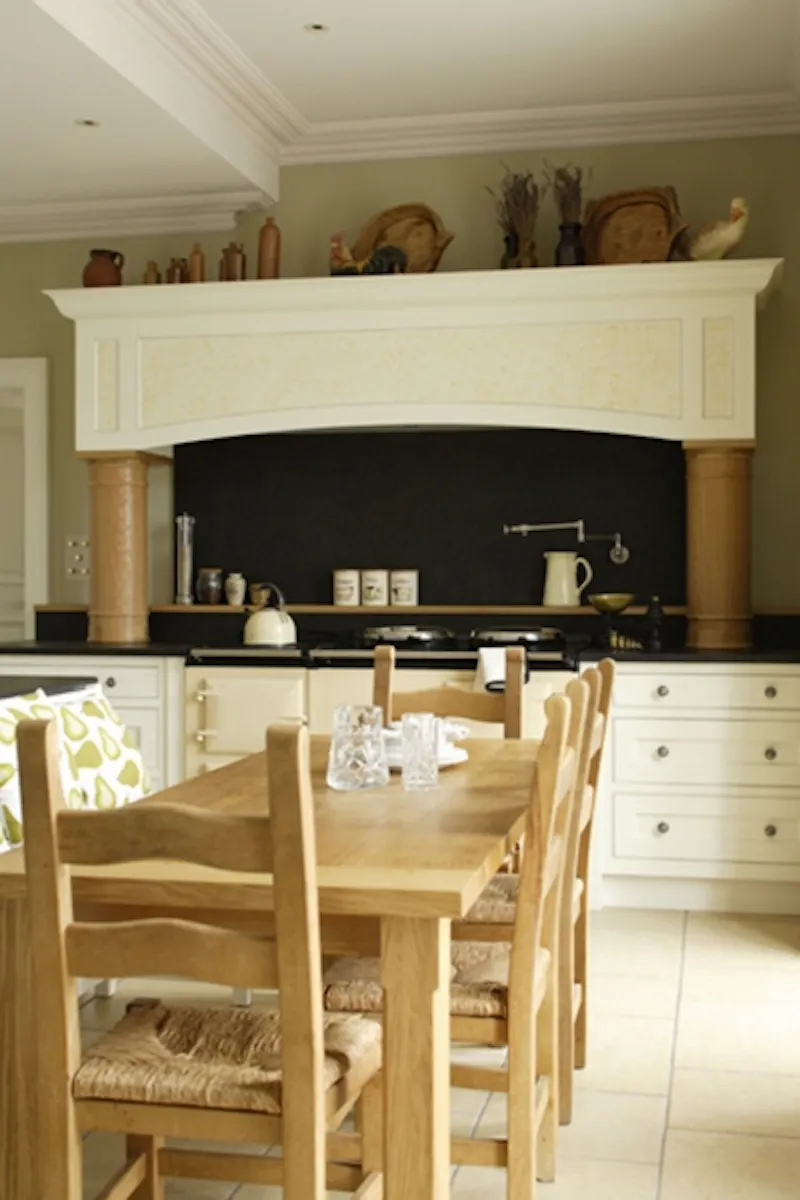 Aga at Film location D2039 in Hampshire (photo 3)