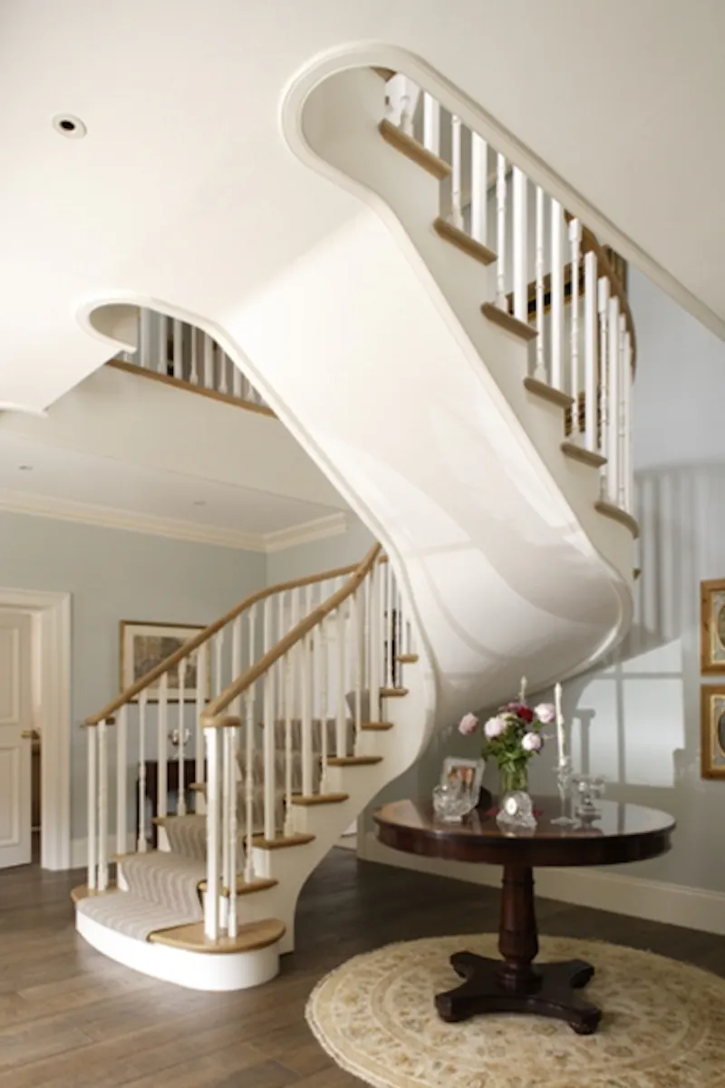 Staircase at Film location D2039 in Hampshire (photo 10)