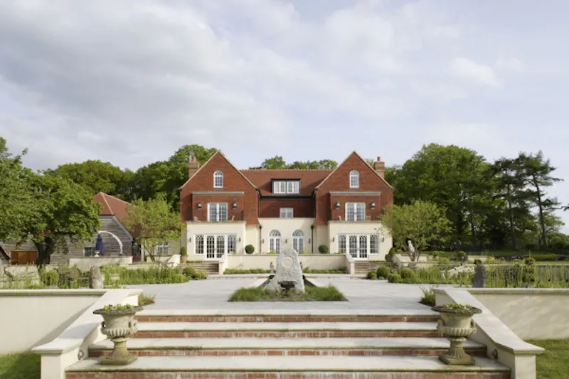 Terrace/Patio at Film location D2039 in Hampshire (photo 39)