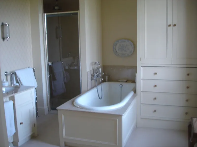 Bathroom at Georgian grange in York, A1238 (photo 11)