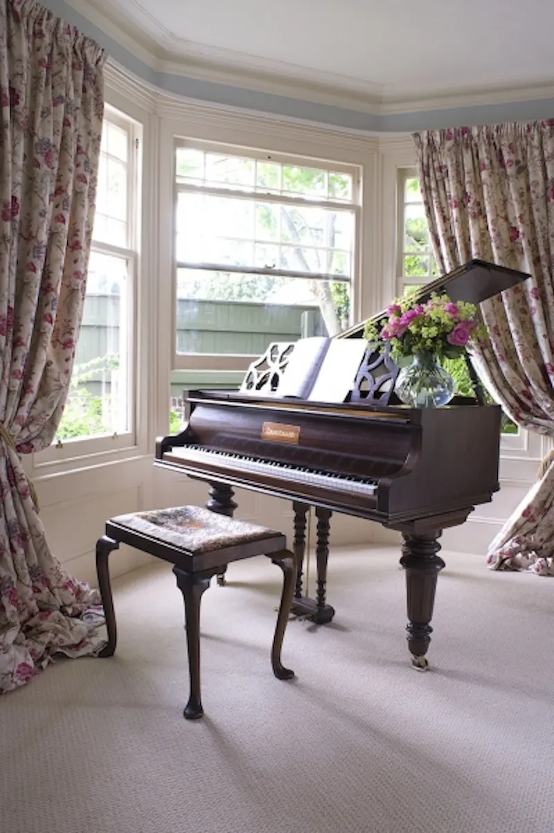 Piano at Film location E337 in West Sussex (photo 11)