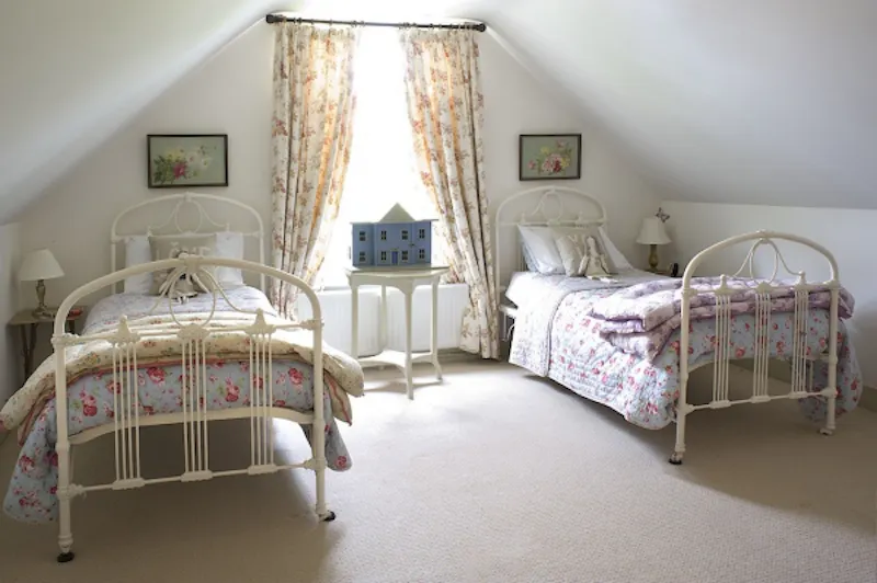 Bedroom - child's at Film location E337 in West Sussex (photo 29)