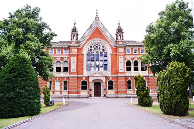 Traditional public school, J008 (photo 1)
