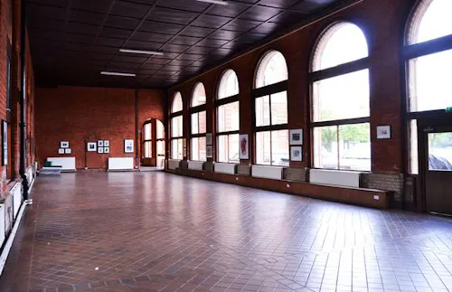 Traditional public school, J008