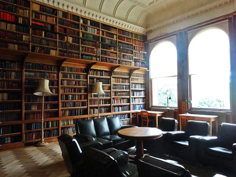 Library at Traditional public school, J008 (photo 14)