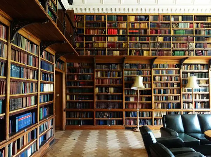 Library at Traditional public school, J008 (photo 16)