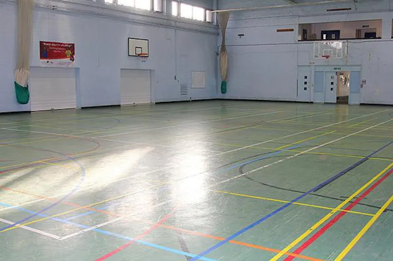 Traditional public school, J008 (photo 46)