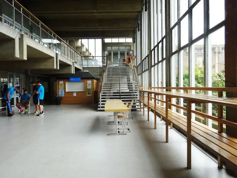 Traditional public school, J008 (photo 50)