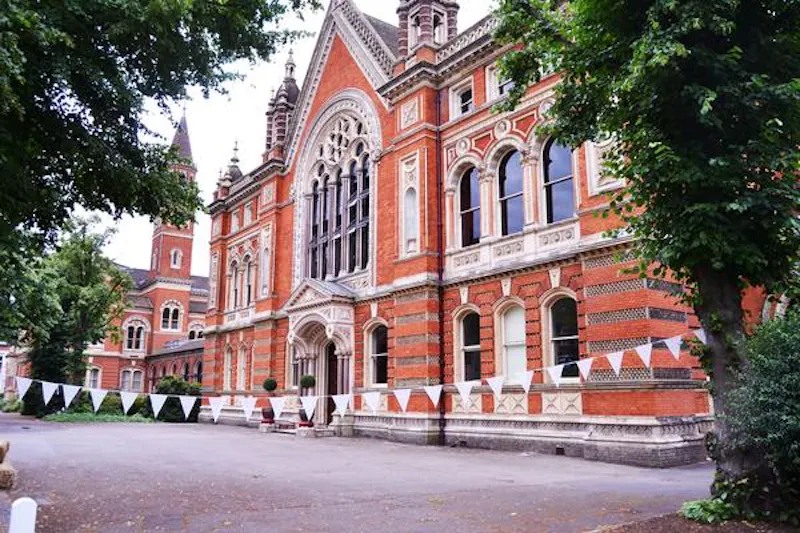 Traditional public school, J008 (photo 64)