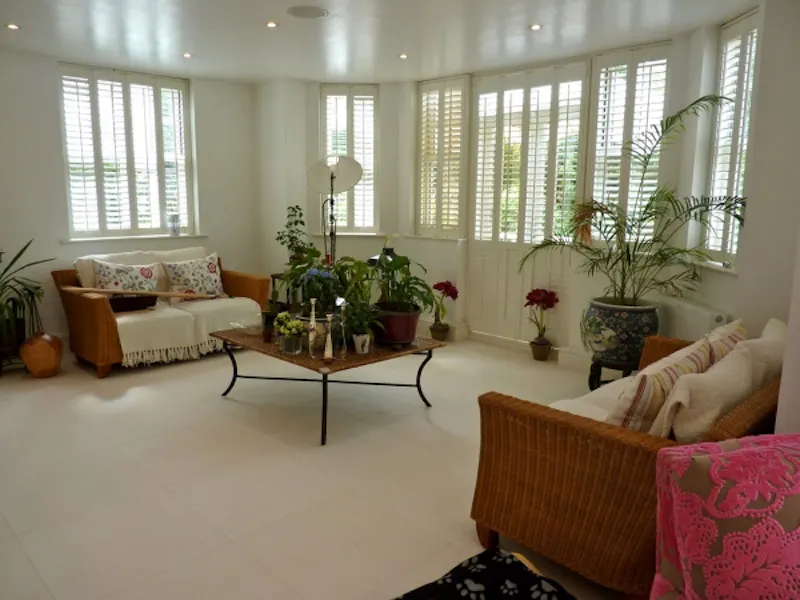 Film location D2044 in Surrey (photo 12)