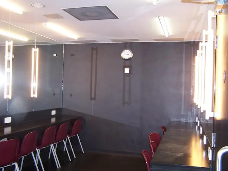 Dressing room at Modern Greenwich dance complex, V146 (photo 31)