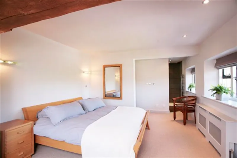Bedroom at Film location L623 in East Sussex (photo 9)