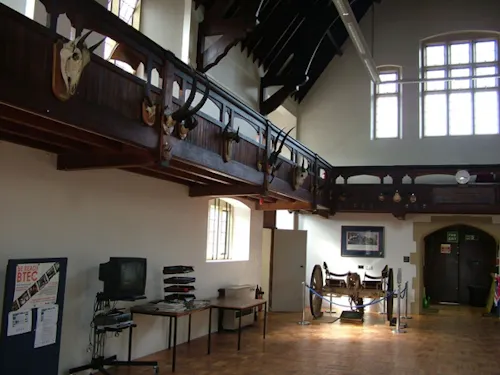 Film location, J4