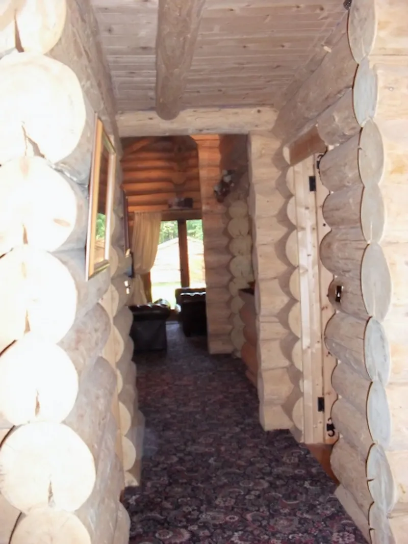 Corridor at Film location C802 in Kent (photo 8)