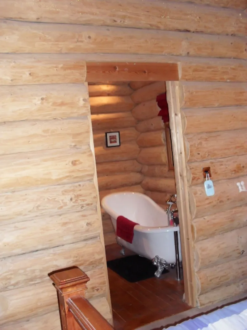 Bathroom at Film location C802 in Kent (photo 10)